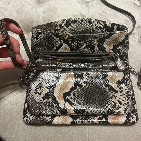 nine west snakeskin bag, convertible. Crossbody strap, and wristlet strap. - Picture 6 of 14